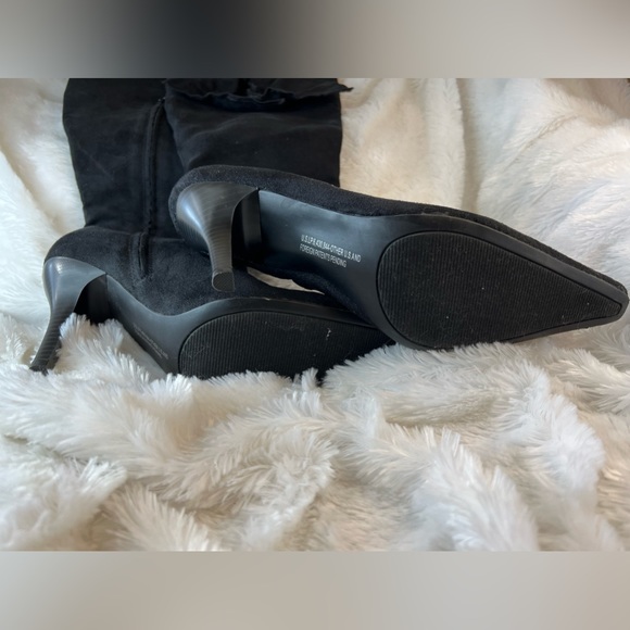 Black tall boot with bow - Picture 3 of 3